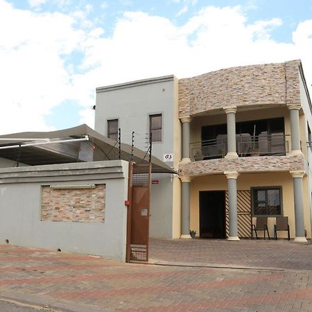 Coco Palm Bed & Breakfast Windhoek Eksteriør bilde