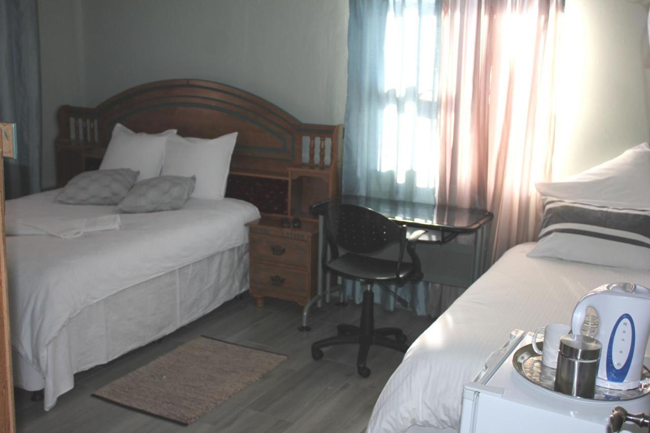 Coco Palm Bed & Breakfast Windhoek Eksteriør bilde