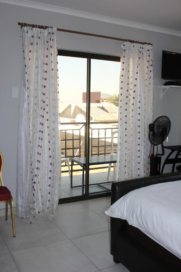 Coco Palm Bed & Breakfast Windhoek Eksteriør bilde