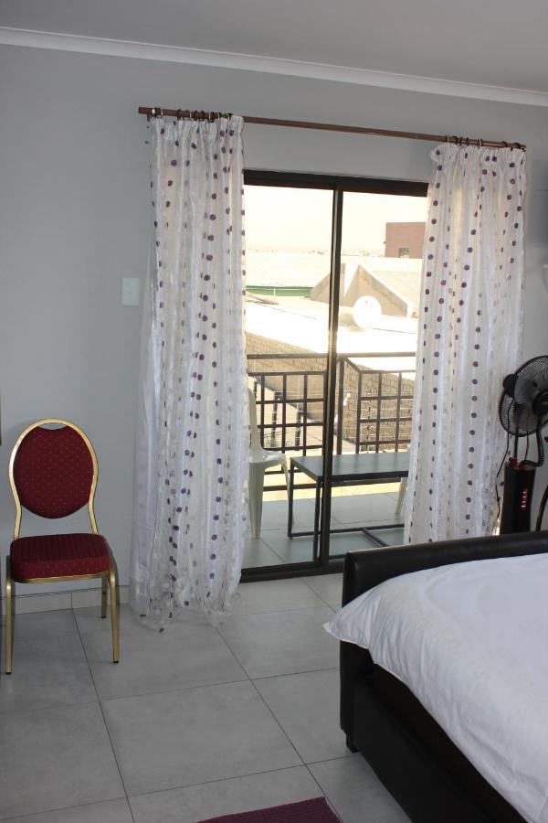 Coco Palm Bed & Breakfast Windhoek Eksteriør bilde