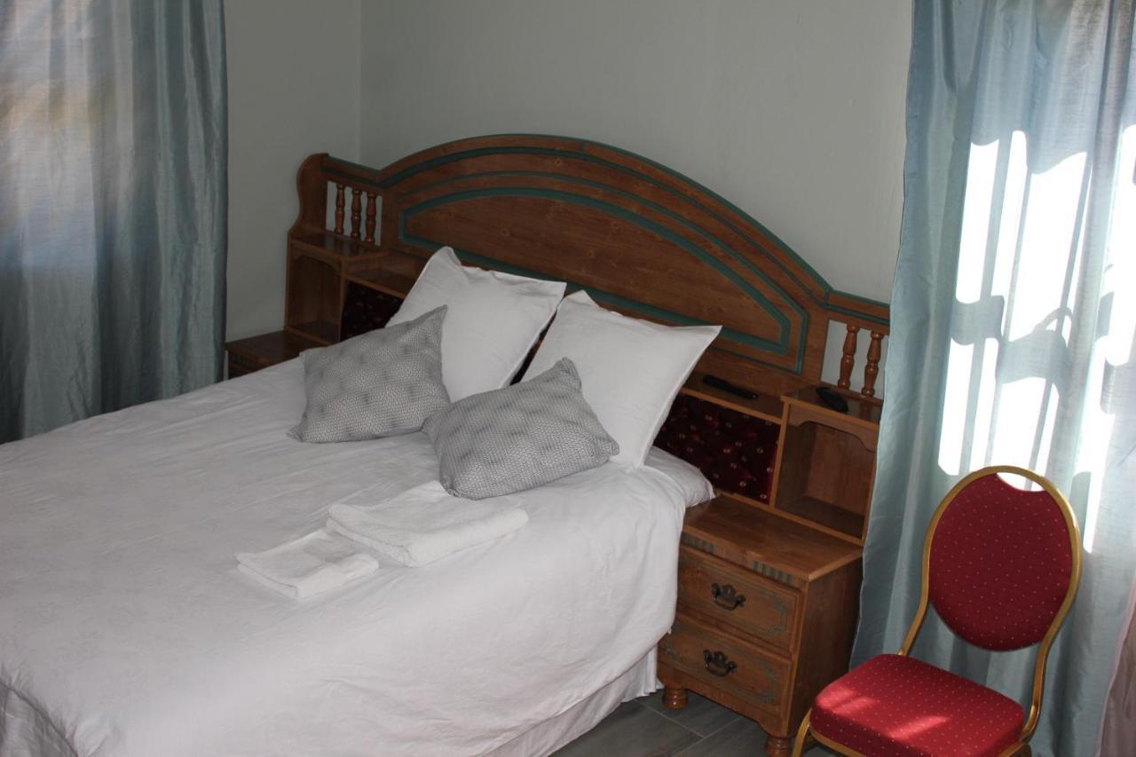 Coco Palm Bed & Breakfast Windhoek Eksteriør bilde