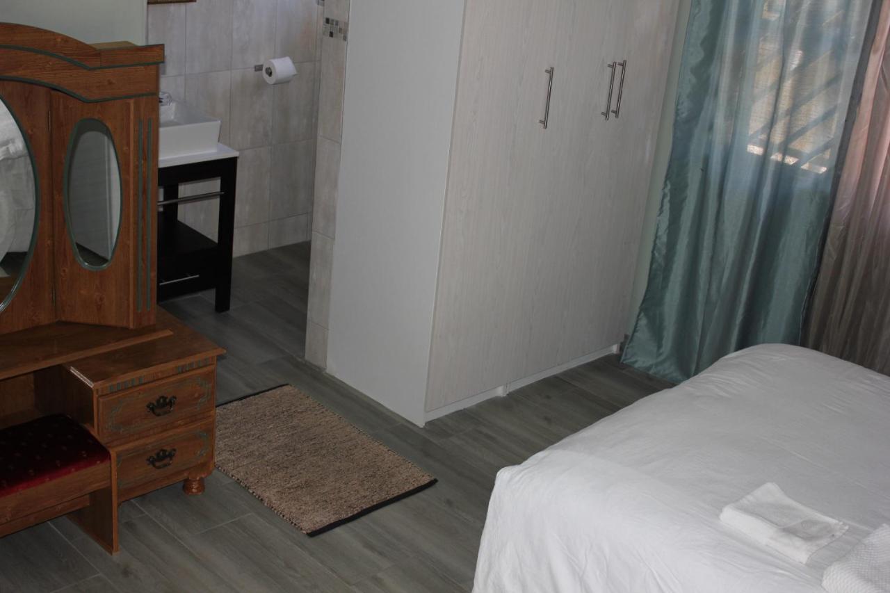 Coco Palm Bed & Breakfast Windhoek Eksteriør bilde