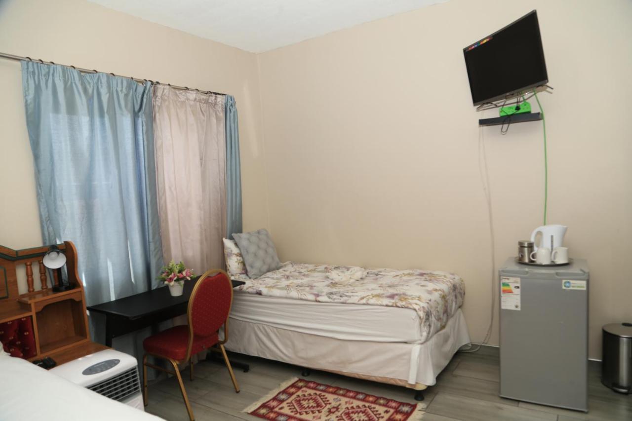 Coco Palm Bed & Breakfast Windhoek Eksteriør bilde