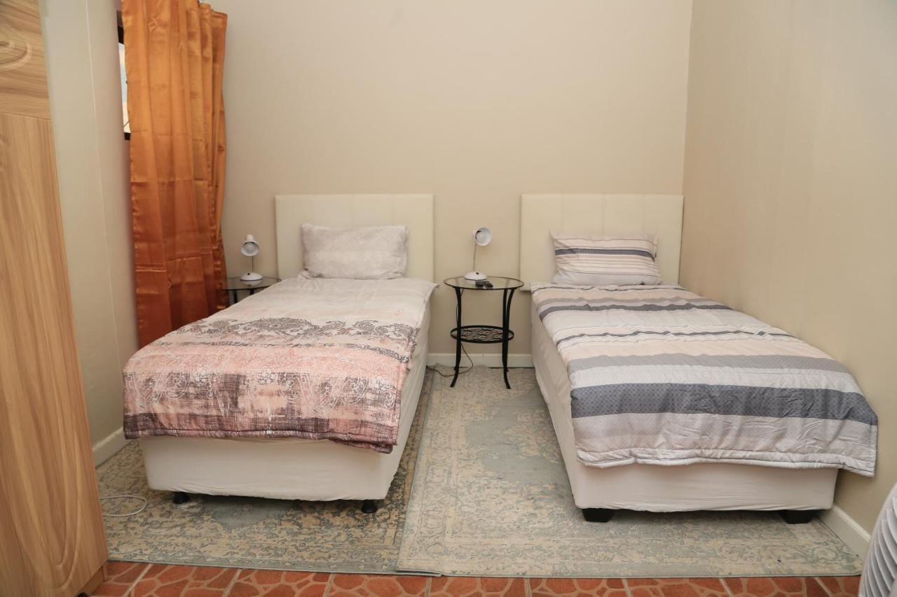 Coco Palm Bed & Breakfast Windhoek Eksteriør bilde
